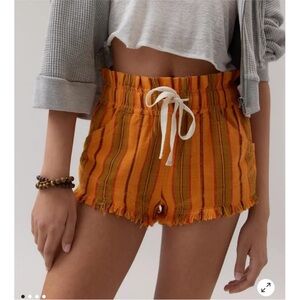BDG Orange Striped High Waist Shorts NWOT 18$ FIRM